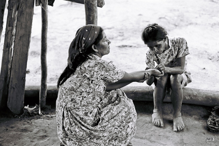 AÑO 1976 - BLANCO Y NEGRO - VIDA CAMPESINA EN PARAGUAY (JOSÉ MARÍA BLANCH)